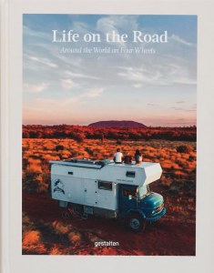 Life on the Road. Around the World on Four Wheels wer. angielska