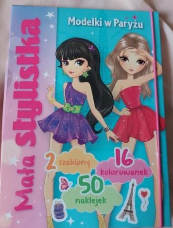 MAŁA STYLISTKA - MODELKI W PARYŻU.