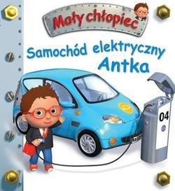 MAŁY CHŁOPIEC. SAMOCHÓD ELEKTRYCZNY ANTKA