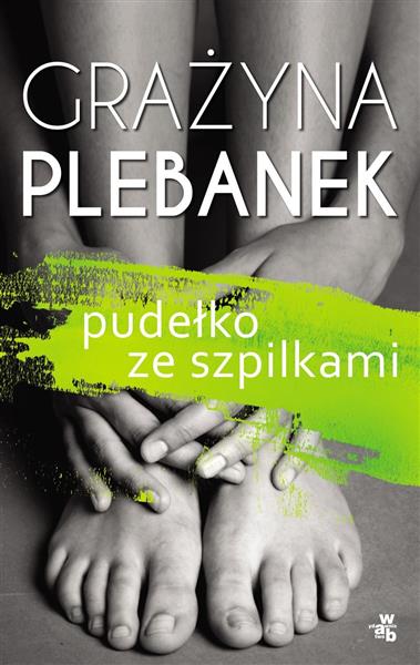 PUDEŁKO ZE SZPILKAMI