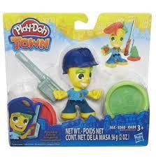 PLAY-DOH TOWN FIGURKA PODSTAWOWA B5979 POLICJANT B
